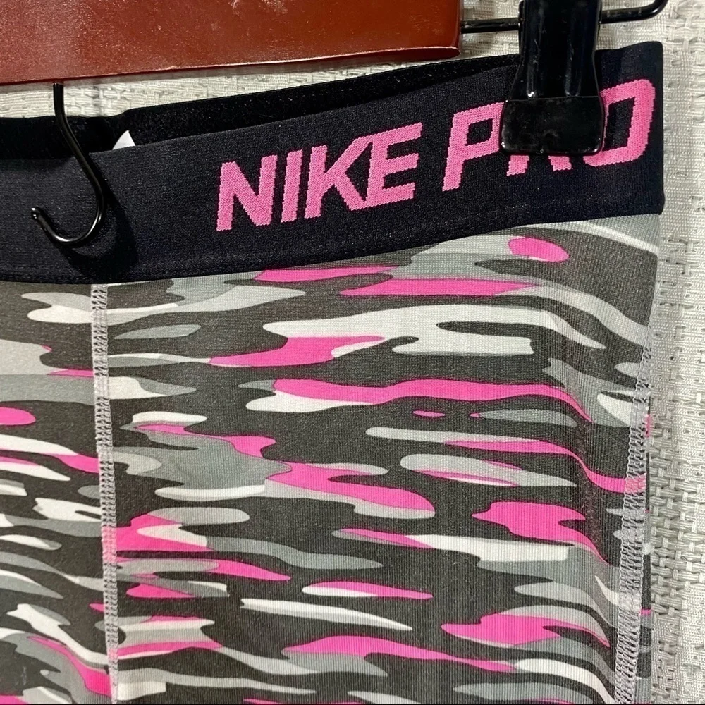 Nike girls dri-fit pink camo capri leggings size L